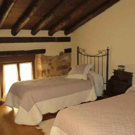 La Casa De Piedra De La Aldea 度假居 *