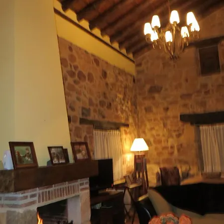 La Casa De Piedra De La Aldea 度假居 *